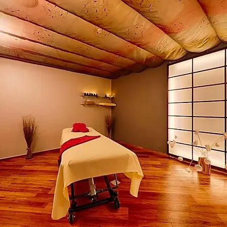 Aparthotel Kurmittelcentrum 4*